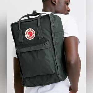 Fjallraven Kånken Backpack in Dark Green